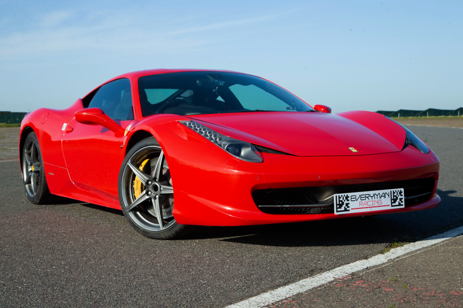 Ferrari fornt 